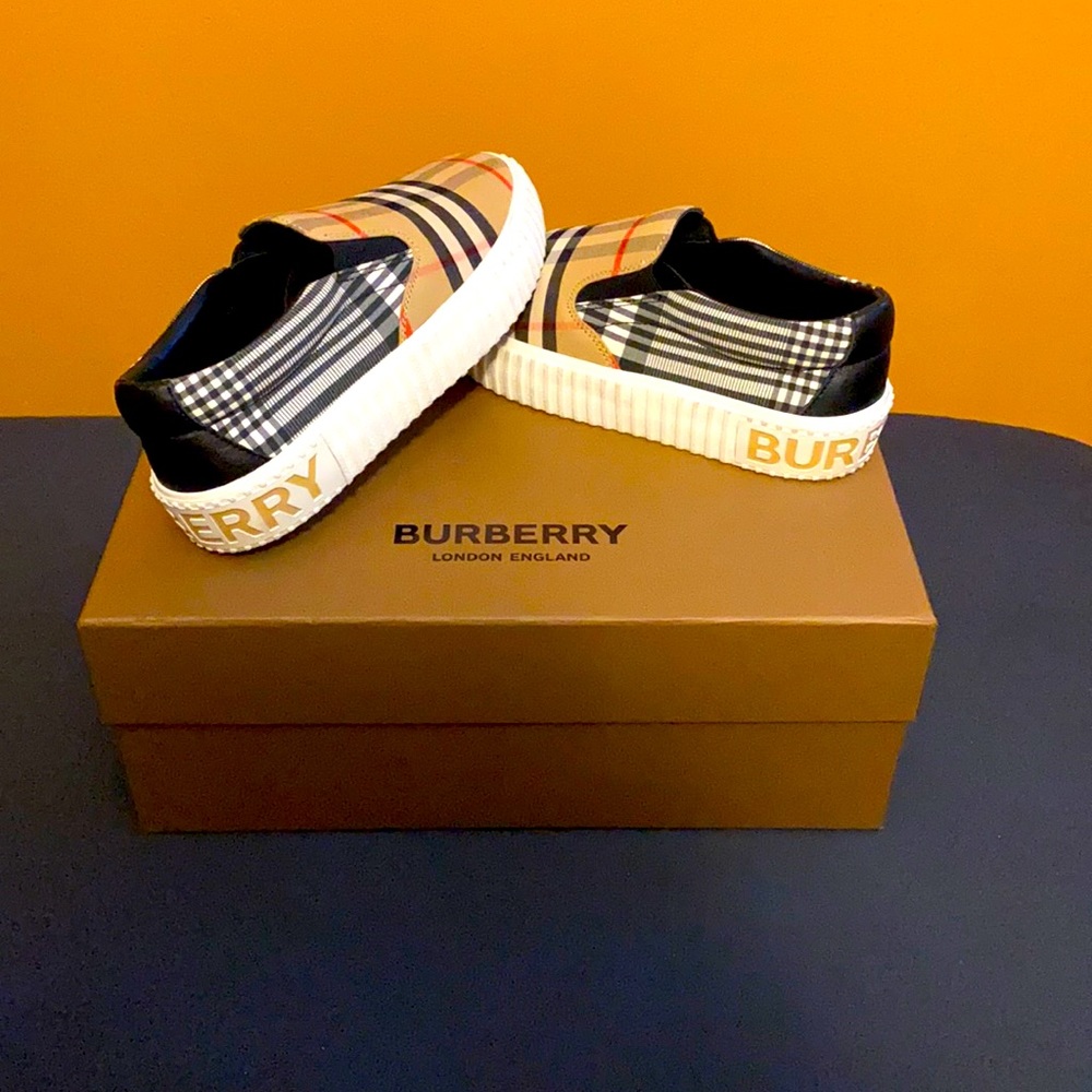 Burberry shoes
